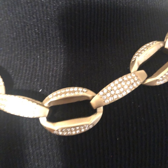 Brushed gold chain collar necklace - Picture 2 of 2